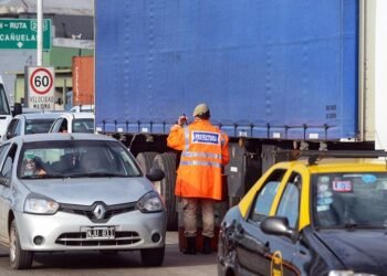 Frederic prometió medidas para mejorar la circulación de esenciales