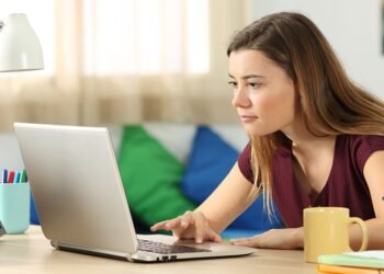 El Gobierno lanza un programa de inserción laboral de jóvenes en pymes