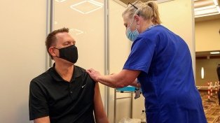 Confirmaron la efectividad de las vacunas pero alertaron que disminuye a los seis meses