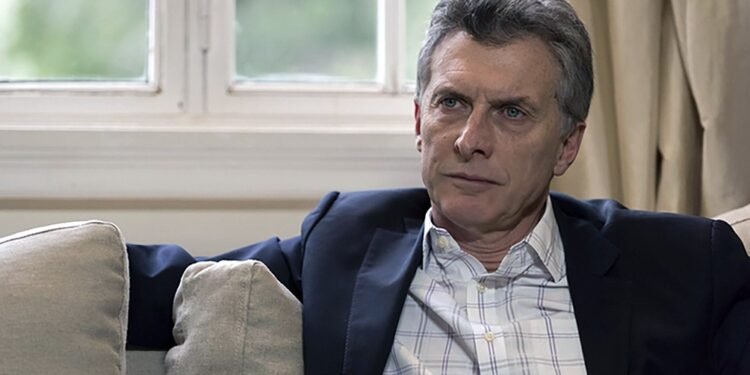 El Gobierno reforzó la acusación a Macri por el envío de material represivo a Bolivia