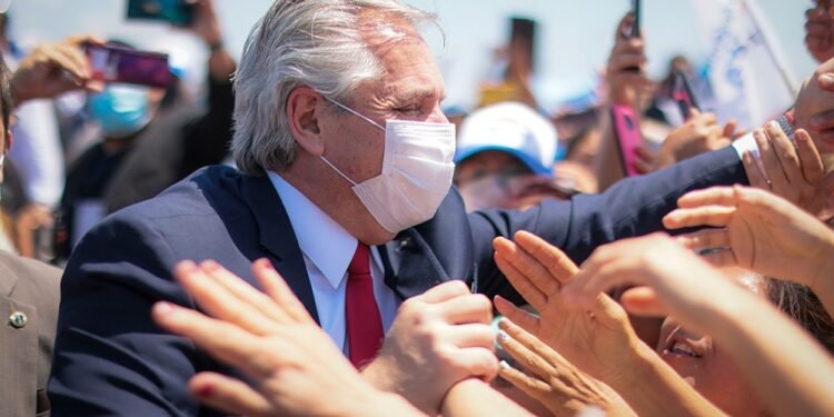 “Basta de divisiones; vamos todos de la mano por más justicia social”, clamó Fernández en Tucumán