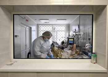 La OMS alertó que el nivel de transmisión del coronavirus en Europa es “muy preocupante”