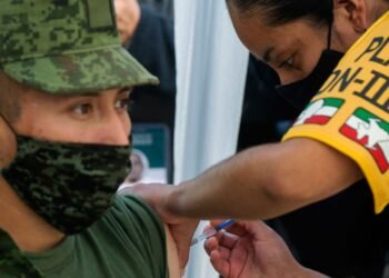 Un año de vacunación en Latinoamérica: entre un promedio europeo y la desigualdad de siempre