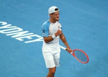 Schwartzman venció a Tsitsipas y aseguró la victoria de Argentina sobre Grecia