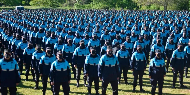 Intendentes opositores presionan a Axel Kicillof para tener mayor injerencia en el manejo de la Policía y la seguridad