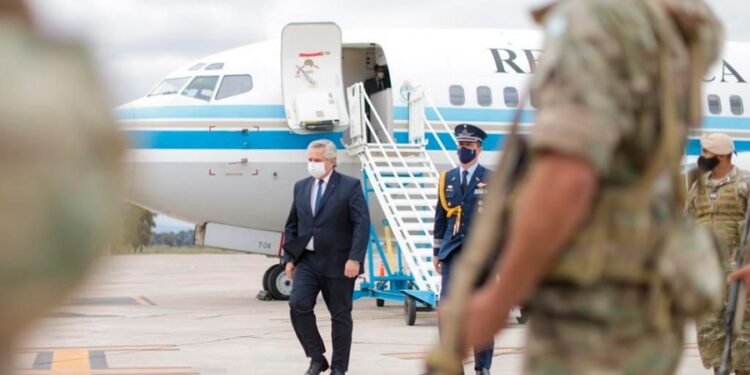 El Presidente viaja a Corrientes para recorrer las regiones afectadas por los incendios