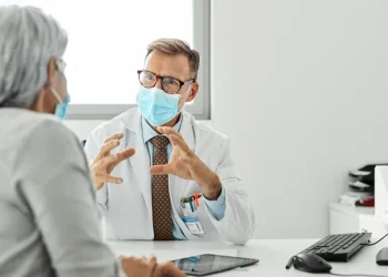 Una de cada 3 personas mayores de 65 años padecen una secuela después del COVID-19