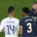 Tenso cara a cara entre Paredes y Casemiro en PSG-Real Madrid: la reacción del argentino tras la patada del brasileño
