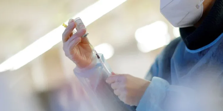 El CEO de Moderna dijo que es “razonable” pensar que la pandemia está en su etapa final