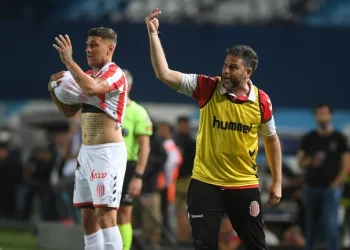 Rodolfo De Paoli renunció como DT de Barracas y es el primer técnico que se cobró la Copa de la Liga