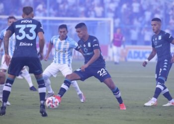 Racing goleó a Atlético Tucumán y trepó a zona de clasificación
