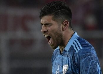 Boca, con una gran noche de Rossi, aprovechó un error de River y triunfó en Núñez