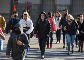 Cuándo y dónde conviene seguir usando barbijo
