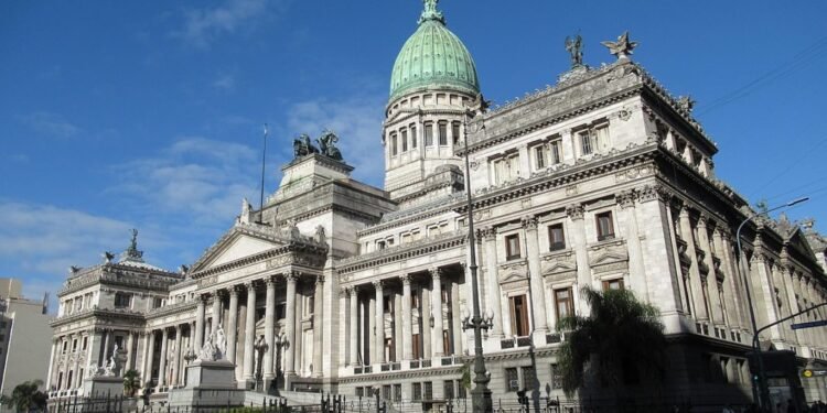 El Congreso amaneció vallado y con un amplio operativo preventivo de seguridad