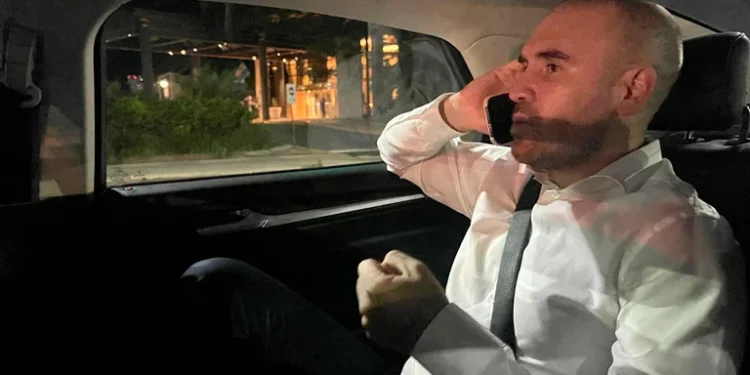 Guzmán retrasó su viaje a Washington y prepara los detalles del nuevo impuesto a la “renta inesperada