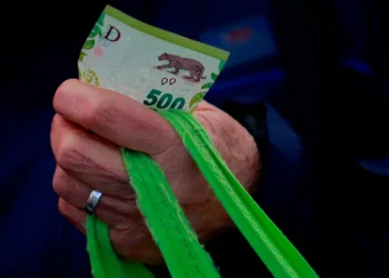 Los aumentos que se vienen en abril: prepagas, colegios y empleadas domésticas