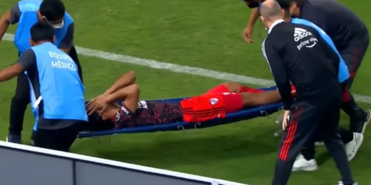 El médico de River Pedro Hansing dio detalles del estado de salud de Robert Rojas tras sufrir un espasmo coronario