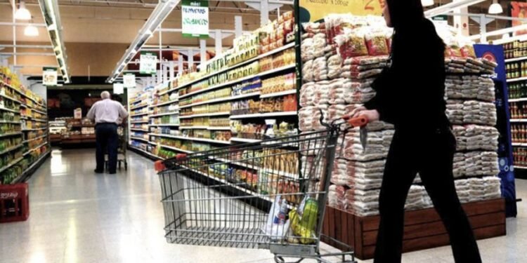 Salario: cuántos ingresos necesita una familia en CABA para no ser pobre