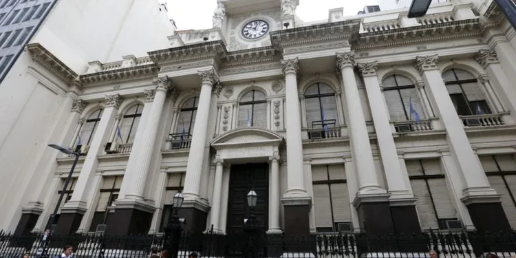 Inflación sin fronteras: la Argentina volvió a registrar en junio el segundo índice más alto de precios en América latina después de Venezuela
