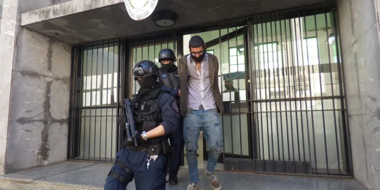 Crece el misterio sobre el iraní detenido en Entre Ríos: si no logran identificarlo esta semana, seguirá en la cárcel