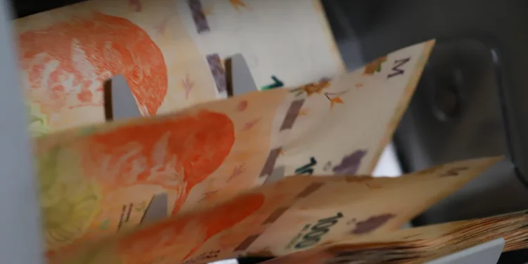 Los impuestos representan casi la mitad del costo de tomar un préstamo bancario en la Argentina