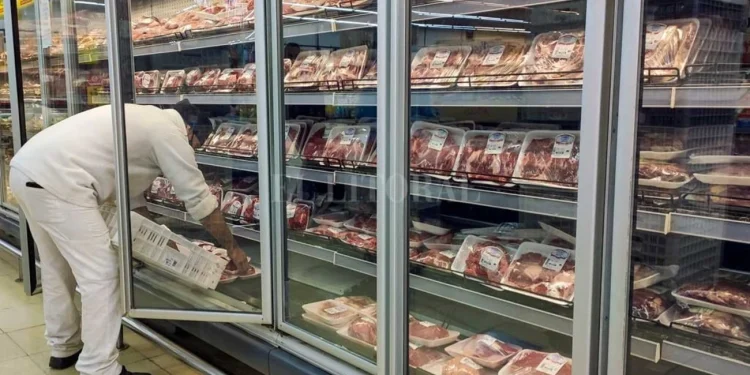 En enero, la Argentina se ubicó entre los 3 países de mayor inflación mensual y con el dato de febrero llegaría a un aumento anual de 3 dígitos