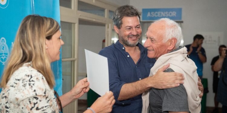 Lammens encabezó la reapertura del Hotel 7 de la Unidad Turística Chapadmalal