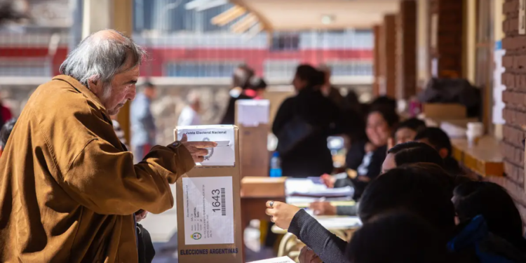 Elecciones 2023 | Un mapa insólito para el peronismo, el subibaja de los votos y el dilema que plantean los ausentes