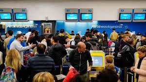 El paro de los gremios aeronáuticos de este viernes y sábado afectará a más de 30.000 pasajeros