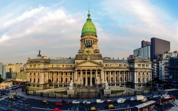 Límite a los DNU: sin el apoyo del PRO, la oposición cuenta los votos en Diputados