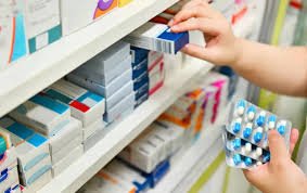 La Justicia ordenó suspender la venta de medicamentos fuera de las farmacias