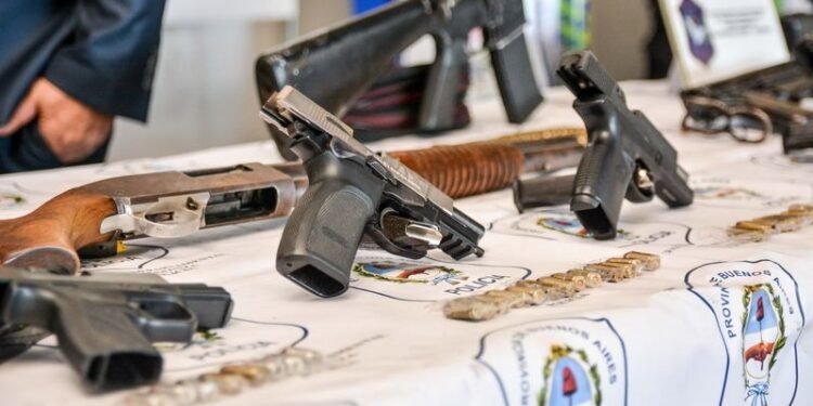 Mano firme, coraje y decisión política contra el delito: Ariel Sujarchuk presentó proyectos de ley contra la reiterancia de detenidos y para frenar la venta libre de armas semiautomáticas