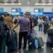 La primera jornada de paros de los controladores aéreos ya dejó más de 25 vuelos cancelados
