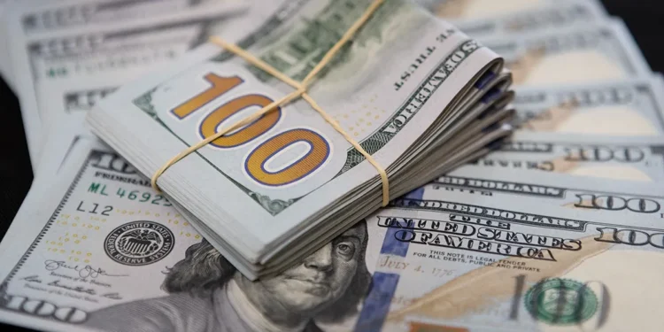 Tesoro interviene y dólar oficial se mantiene estable.