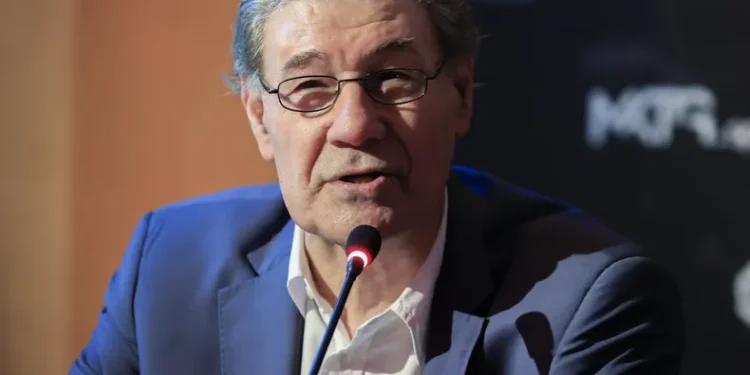 El Gobierno, bajo fuego de Morales