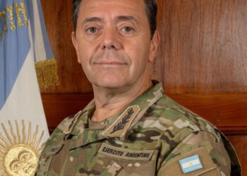 Rossi critica a Presti por el rol de las Fuerzas Armadas.