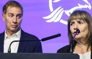 “DNI con mi firma, cuidalo”: la frase de Bullrich a Santilli por el RENAPER.