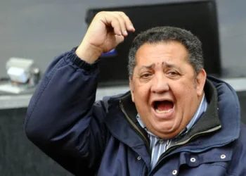 El reclamo drástico de D’Elía a Kicillof por deuda y Milei.