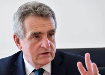 Alerta de Rossi por el DNU de espionaje.