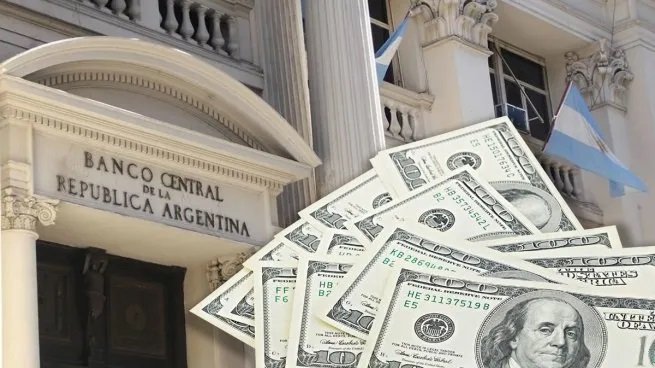 El dólar se dispara 10,9% según gurúes, que esperan desinflación.