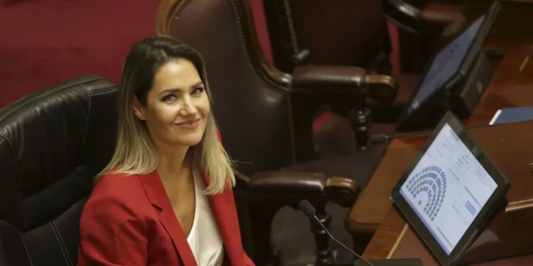 Losada contra el sindicalismo: “Son millonarios que se defienden”.
