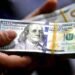 Al borde de los $1.400: el dólar oficial sigue en retroceso.