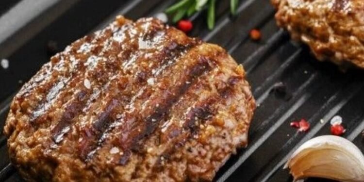 El frigorífico Paty enfrenta una dura crisis con despidos.