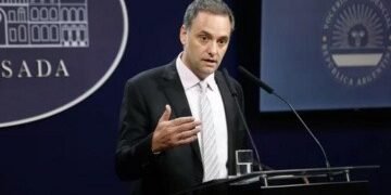 Adorni vincula el “odio” al paro general de la CGT.