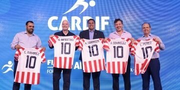 Paraguay aspira a retornar al Mundial con Alfaro y celebra un reconocimiento de FIFA por sus avances en juveniles