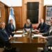 Los gobernadores intensifican sus demandas de obras públicas en medio de las negociaciones de reforma política.