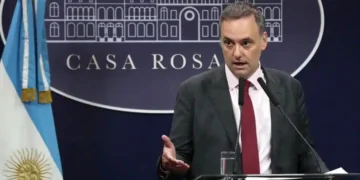 Tras bambalinas: La visita de Adorni a Diputados, entre risas y estrictas medidas de seguridad