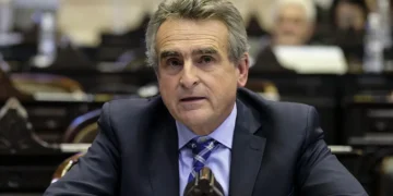 Duro Cruce: Agustín Rossi tilda de “Estafa al pueblo argentino” a la gestión del gobierno de Milei.
