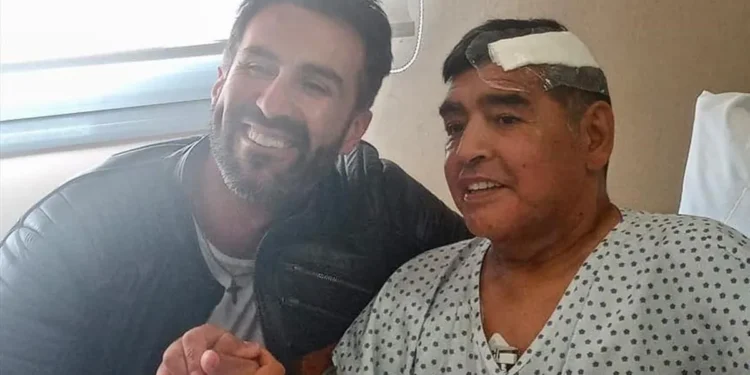 El neurocirujano que operó a Maradona responsabiliza a Luque: “La decisión de operar fue de él”