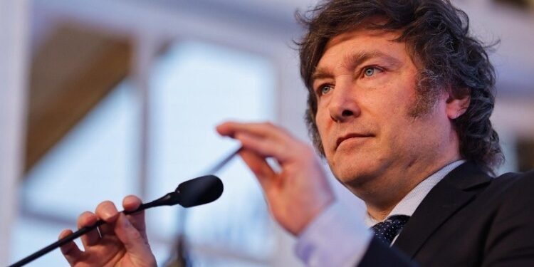 Expectativa por la Presentación de la Declaración Jurada de Manuel Adorni en el Gobierno de Javier Milei